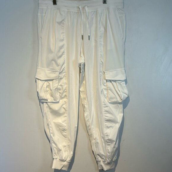 Lululemon Dance Studio Relaxed-FitMid-Rise Cargo Jogger white colour size XL - Picture 2 of 10